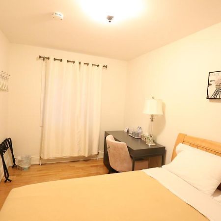 Ya Hua Pei Hotel Toronto Luaran gambar
